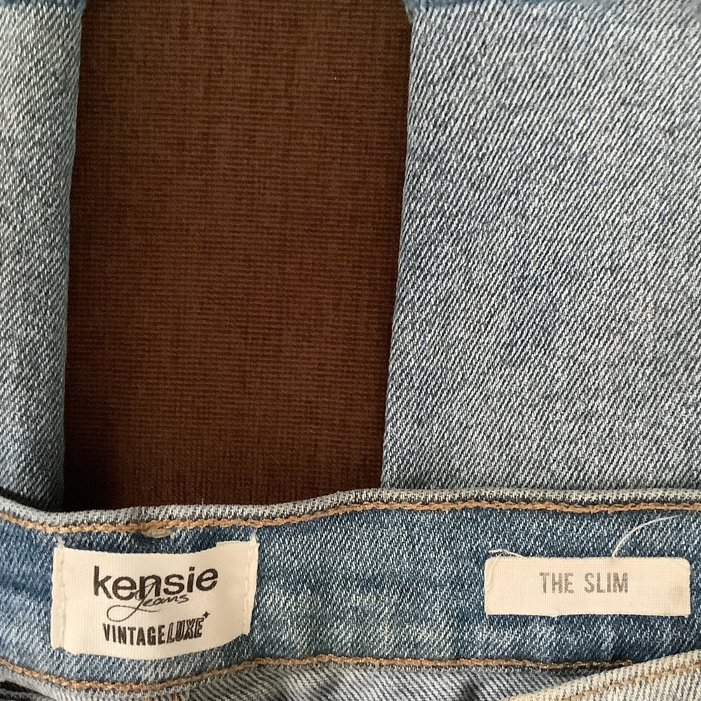 Kensie Vintageluxe Jeans with Distressed Hem - Picture 3 of 5